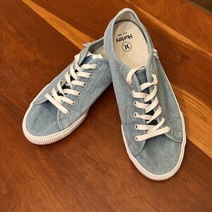 Hurley light blue sneakers, women’s size 10 in great shape